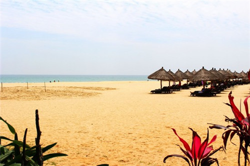 心的湖水是什么歌（新版新白娘子传奇小青最后和谁在一起了）