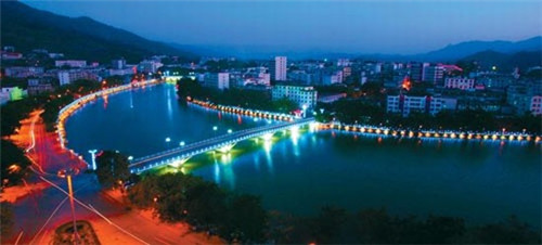 火锅店门口景观设计（火锅店大门设计）